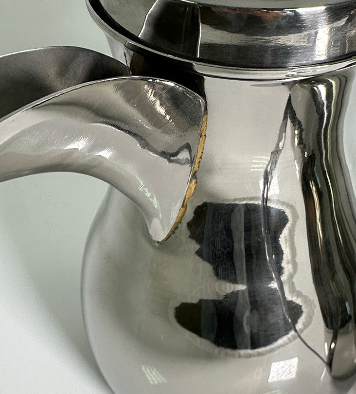 Afiya Dallah (Silver) - Sample Kashida Design