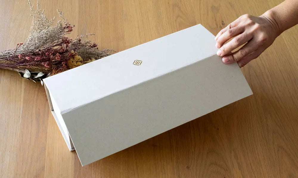 DIFC Wooden Box with Clay Coffee Cups Kashida Design