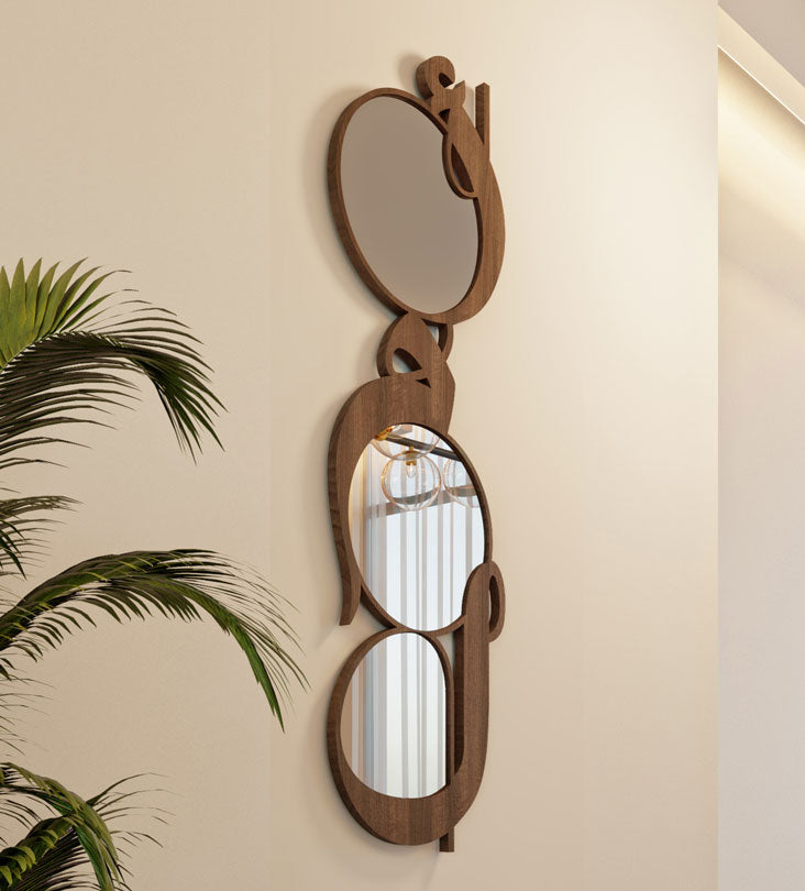 Modern contemporary wooden mirrors in Arabic calligraphy translating to hope