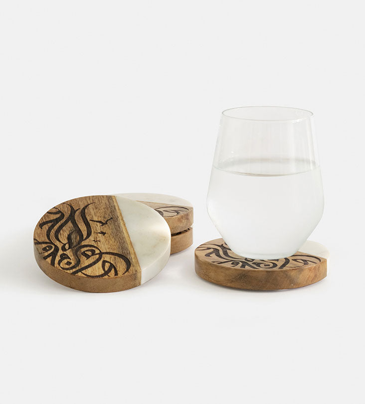 Set of 6 marble and wood coasters with Arabic graffiti print